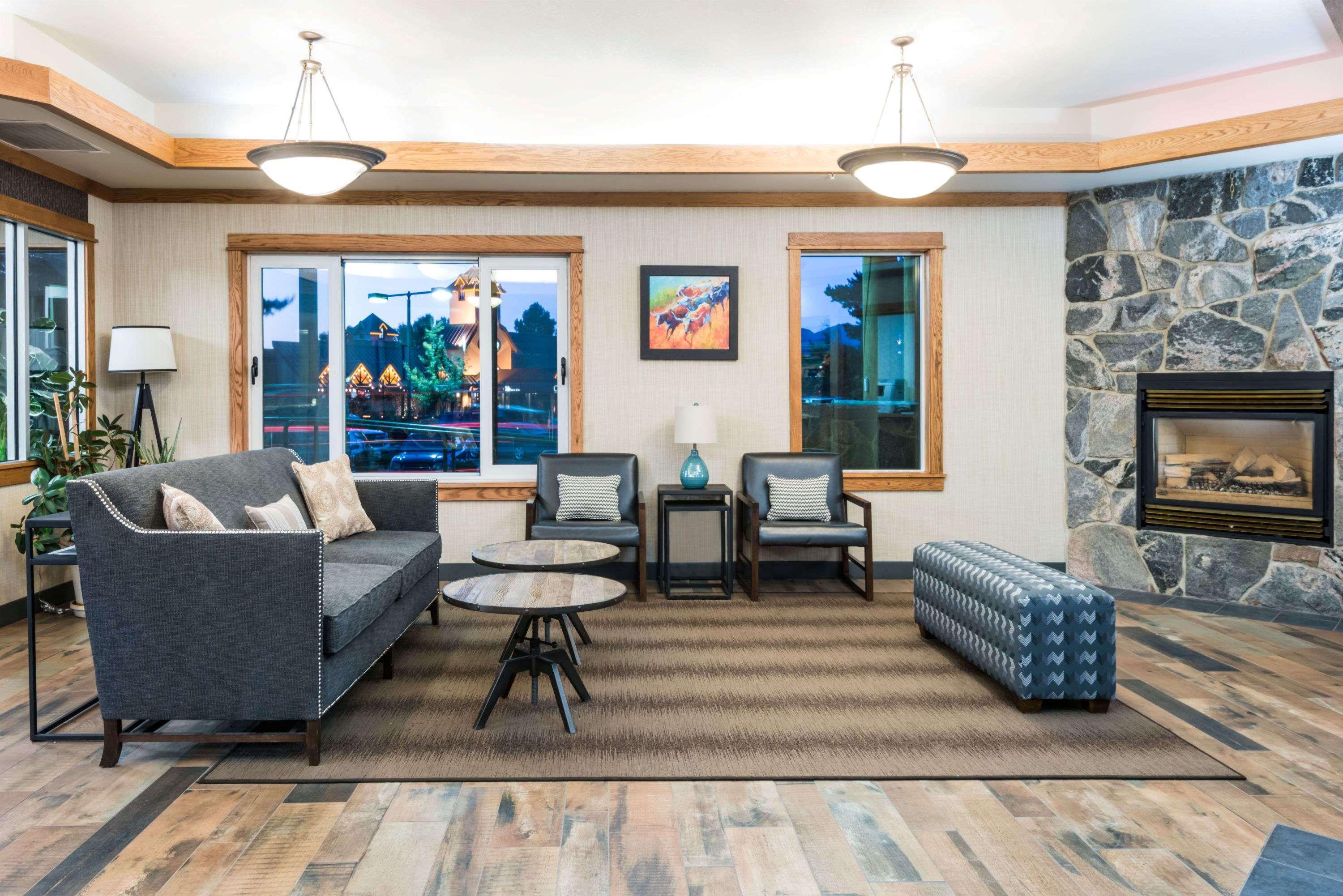 Days Inn & Suites By Wyndham Bozeman Bagian luar foto