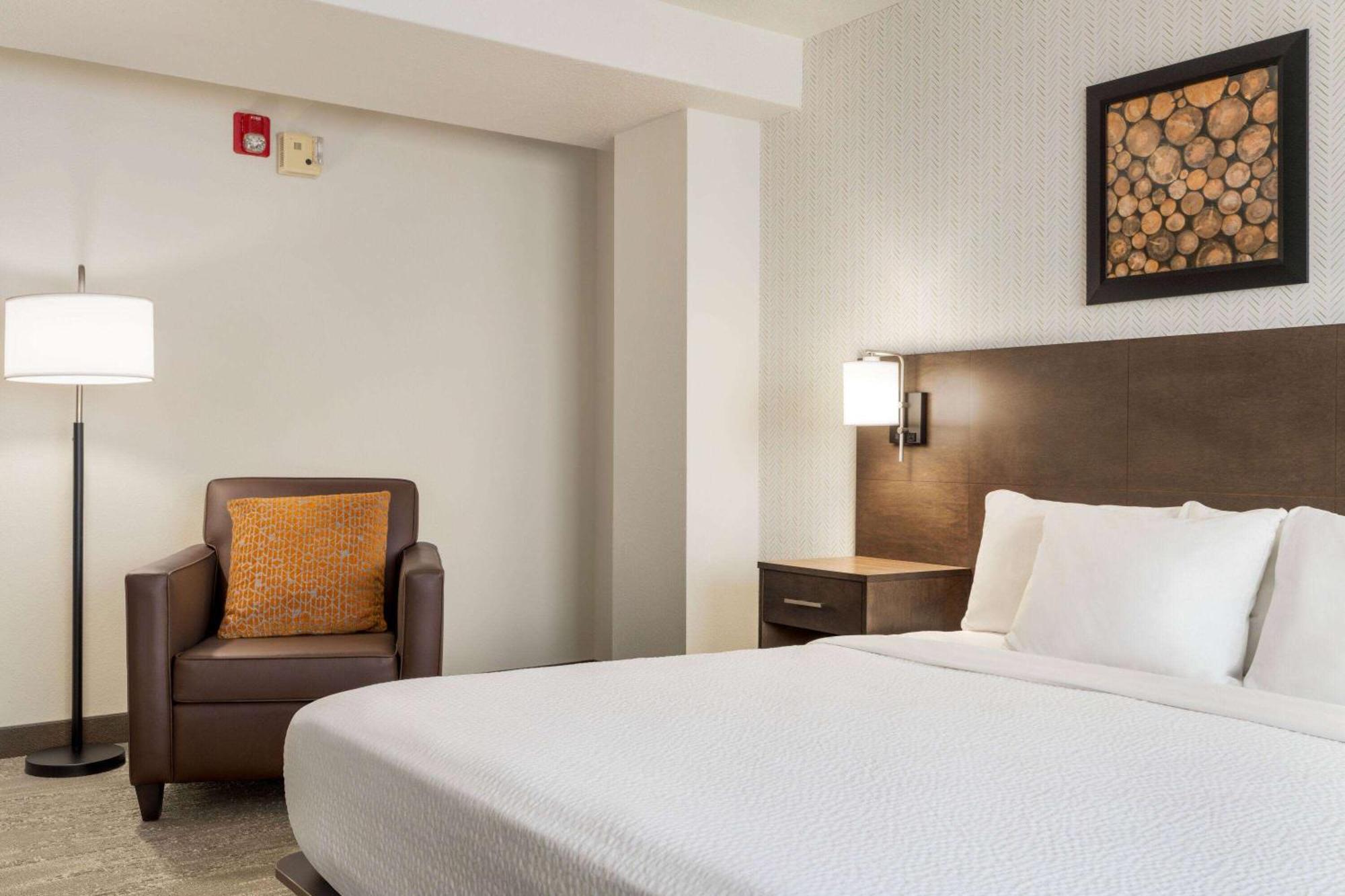 Days Inn & Suites By Wyndham Bozeman Bagian luar foto