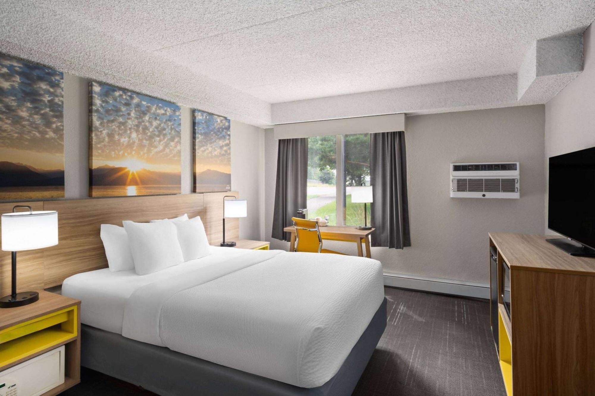 Days Inn & Suites By Wyndham Bozeman Bagian luar foto