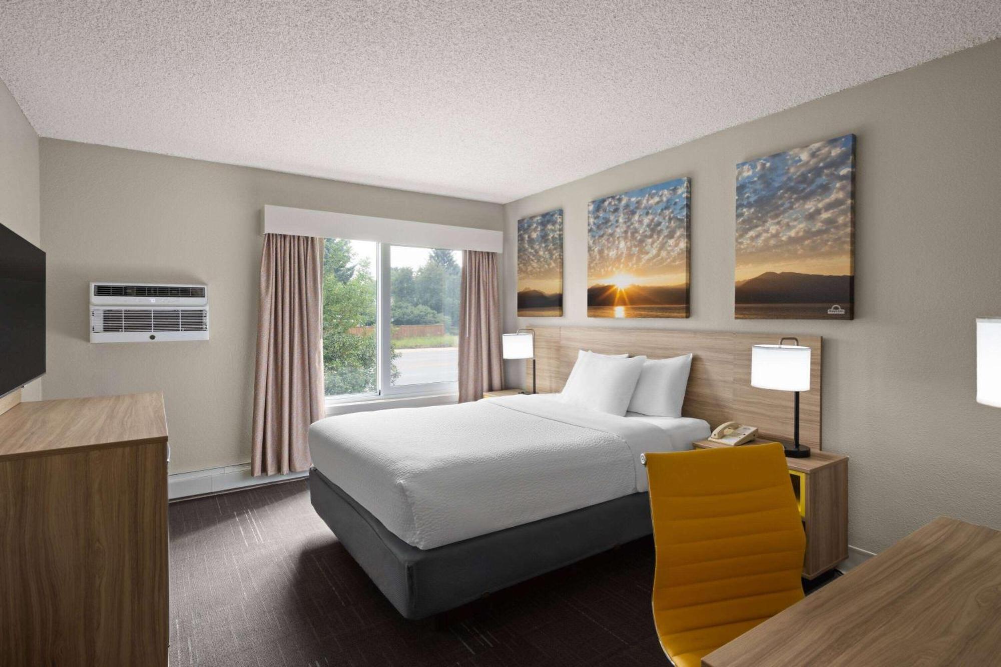 Days Inn & Suites By Wyndham Bozeman Bagian luar foto