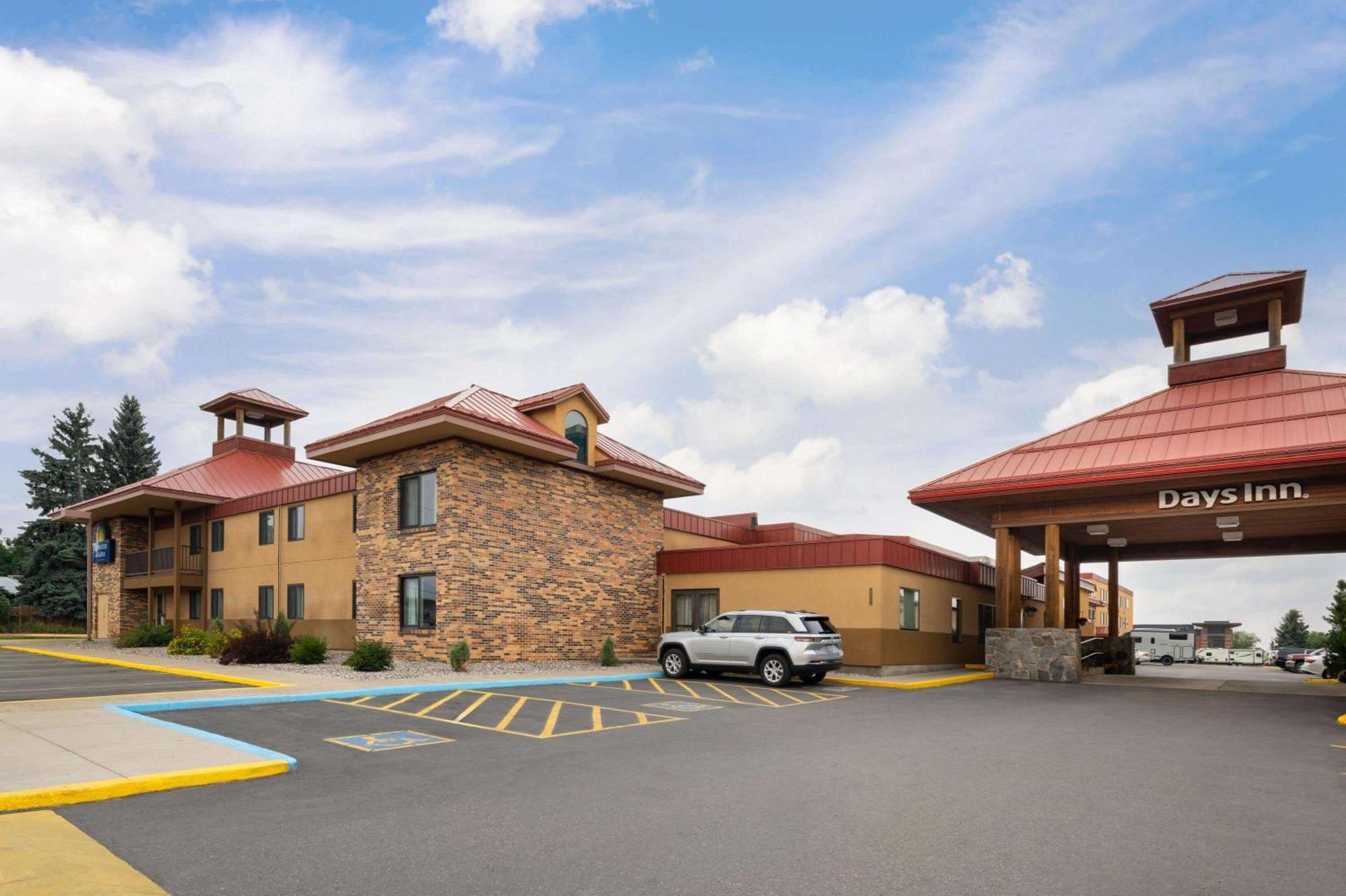 Days Inn & Suites By Wyndham Bozeman Bagian luar foto
