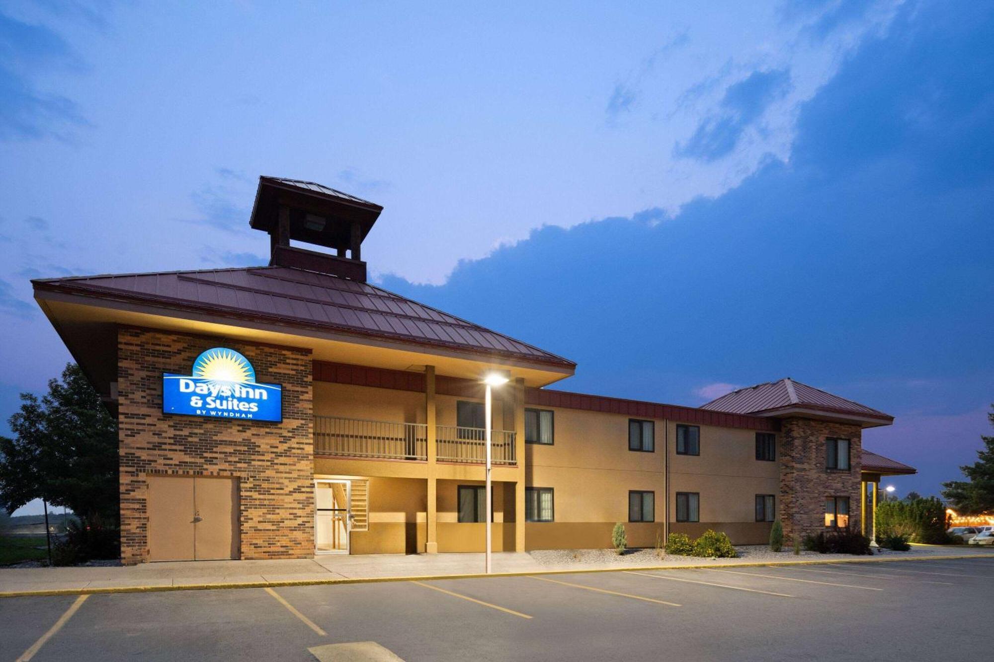 Days Inn & Suites By Wyndham Bozeman Bagian luar foto