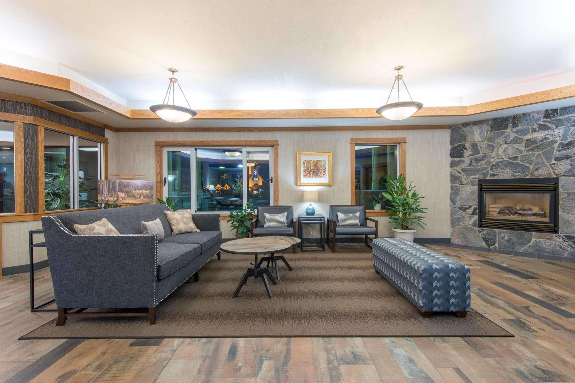 Days Inn & Suites By Wyndham Bozeman Bagian luar foto