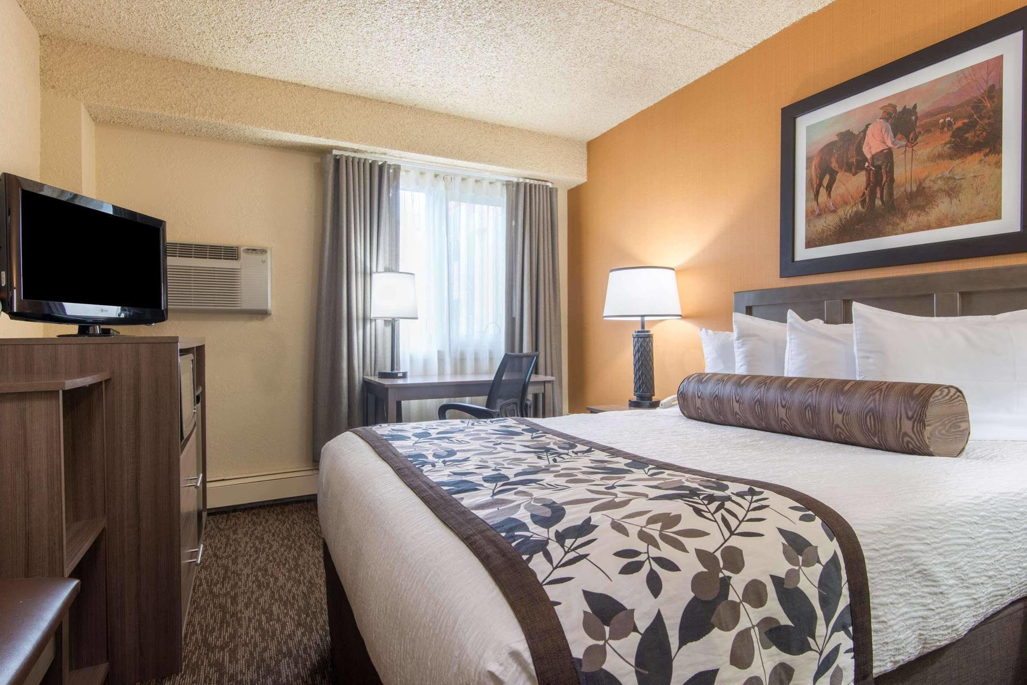 Days Inn & Suites By Wyndham Bozeman Bagian luar foto