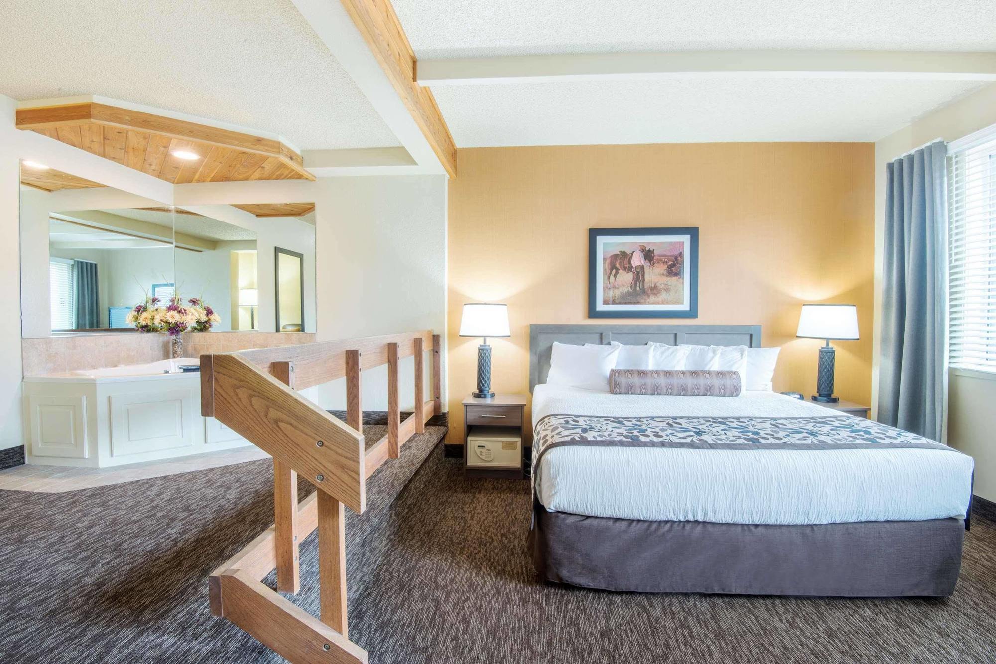 Days Inn & Suites By Wyndham Bozeman Bagian luar foto